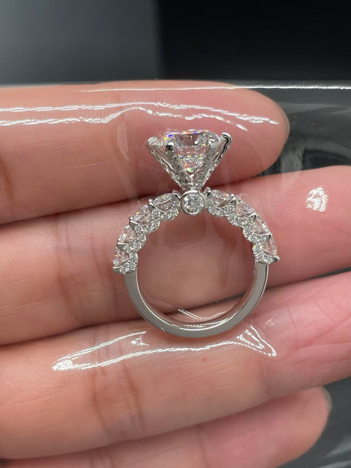 Aurora Six-Prong Moissanite Ring | S925 Sterling Silver