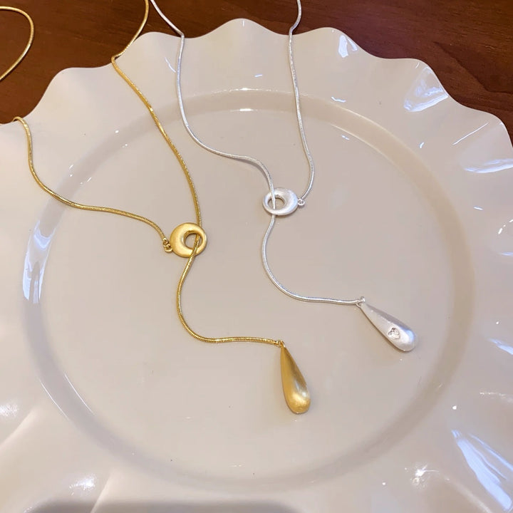 Minimalist Brushed Teardrop Lariat Necklace