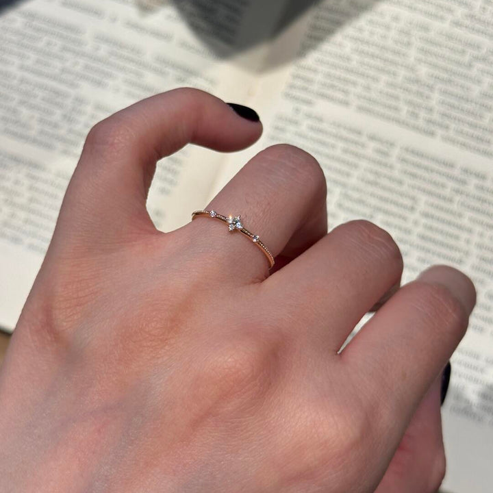 Four-Petal Zircon Stackable Ring — Rose Gold / Silver | S925 Sterling Silver