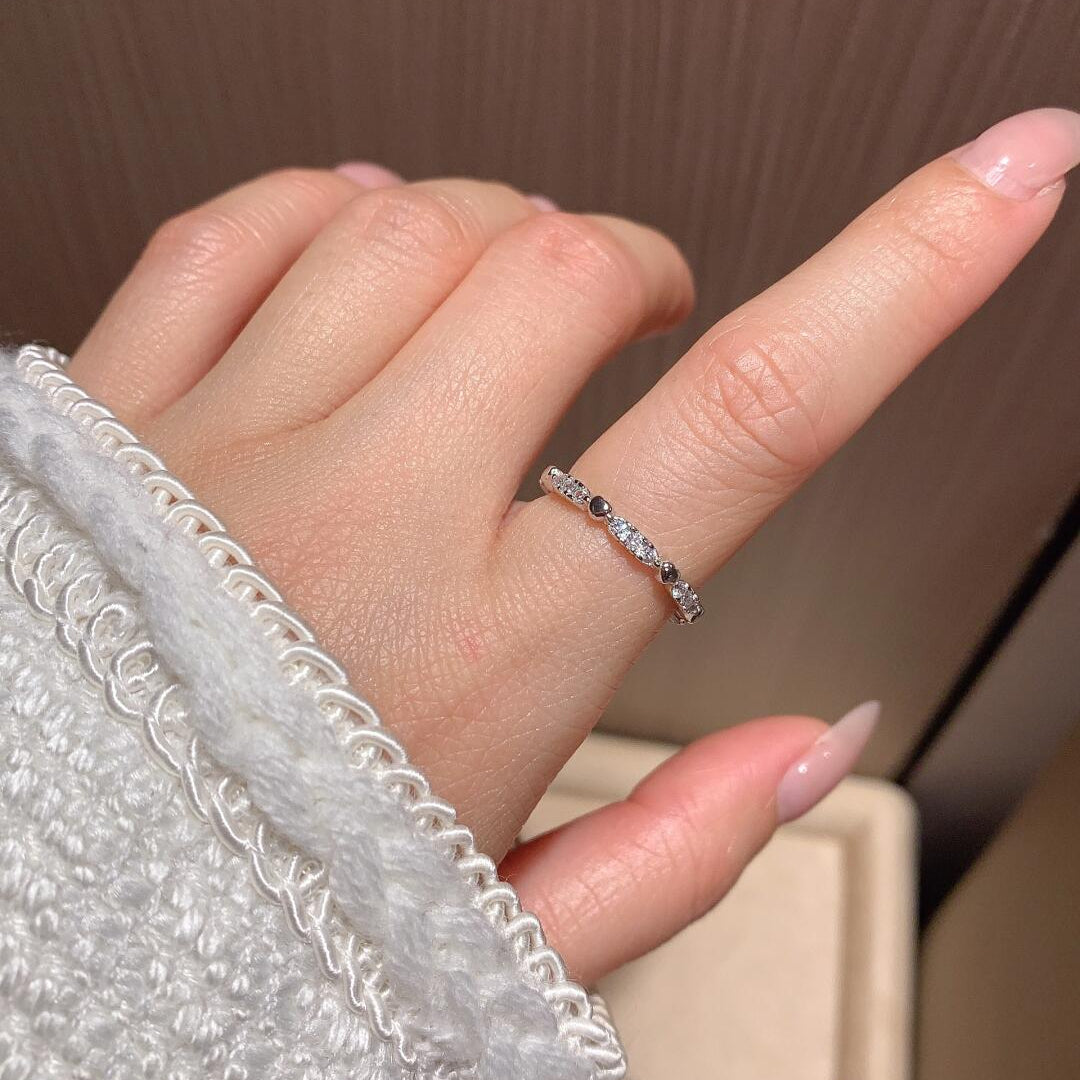 Heart Detail Zircon Stacking Ring — Slim Band | S925 Sterling Silver