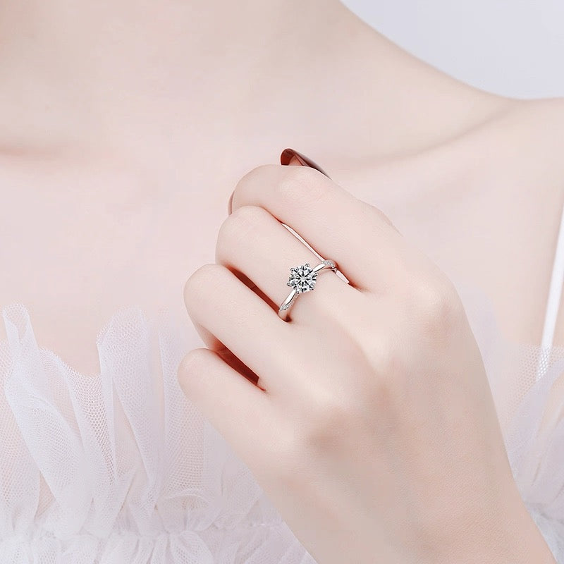 Starlift Solitaire Moissanite Ring — Elevated Setting | S925 Sterling Silver