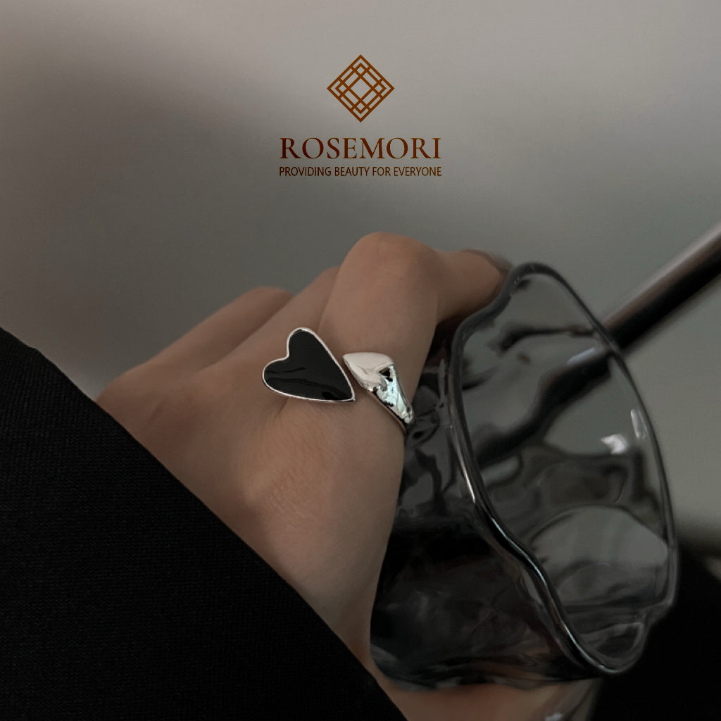 Black Heart Asymmetrical Ring