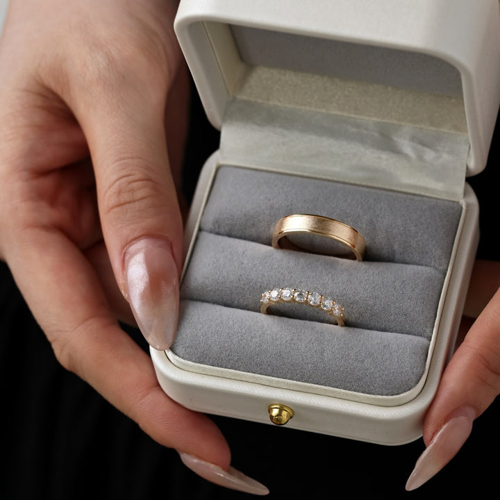 Classic Couple Wedding Band Set