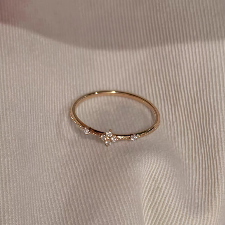 Four-Petal Zircon Stackable Ring — Rose Gold / Silver | S925 Sterling Silver