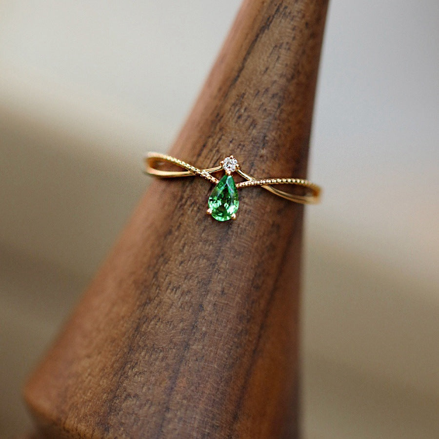 Green Teardrop Zircon Ring — Minimal Twist Band | S925 Sterling Silver