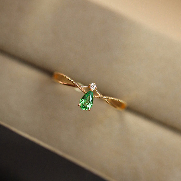 Green Teardrop Zircon Ring — Minimal Twist Band | S925 Sterling Silver