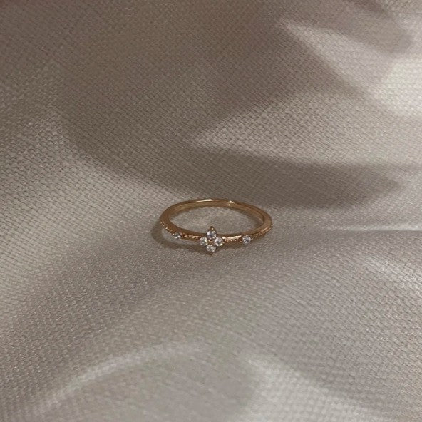 Four-Petal Zircon Stackable Ring — Rose Gold / Silver | S925 Sterling Silver