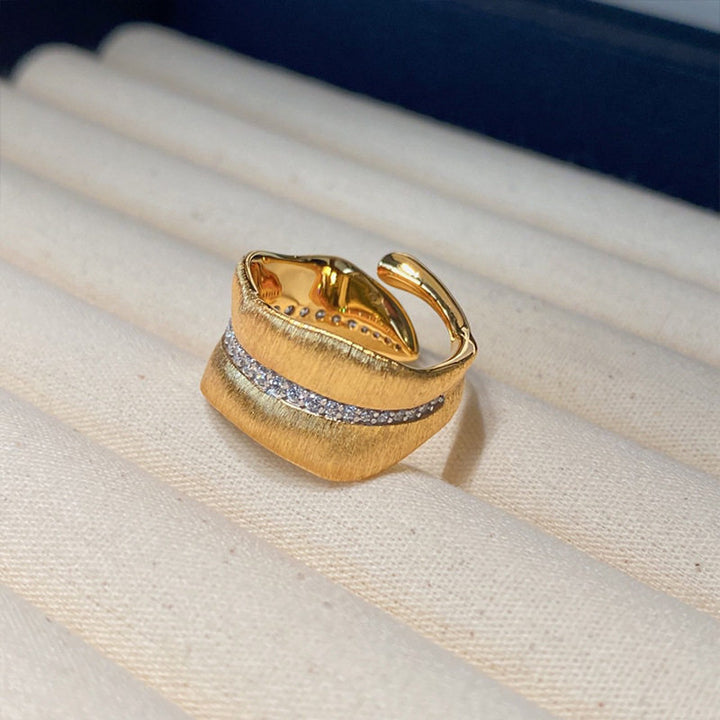 Vintage Leaf Texture Zircon Adjustable Ring
