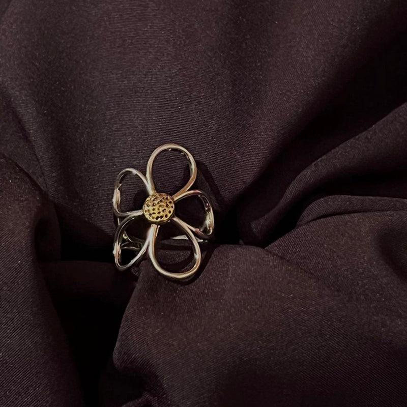 Flower Line Ring