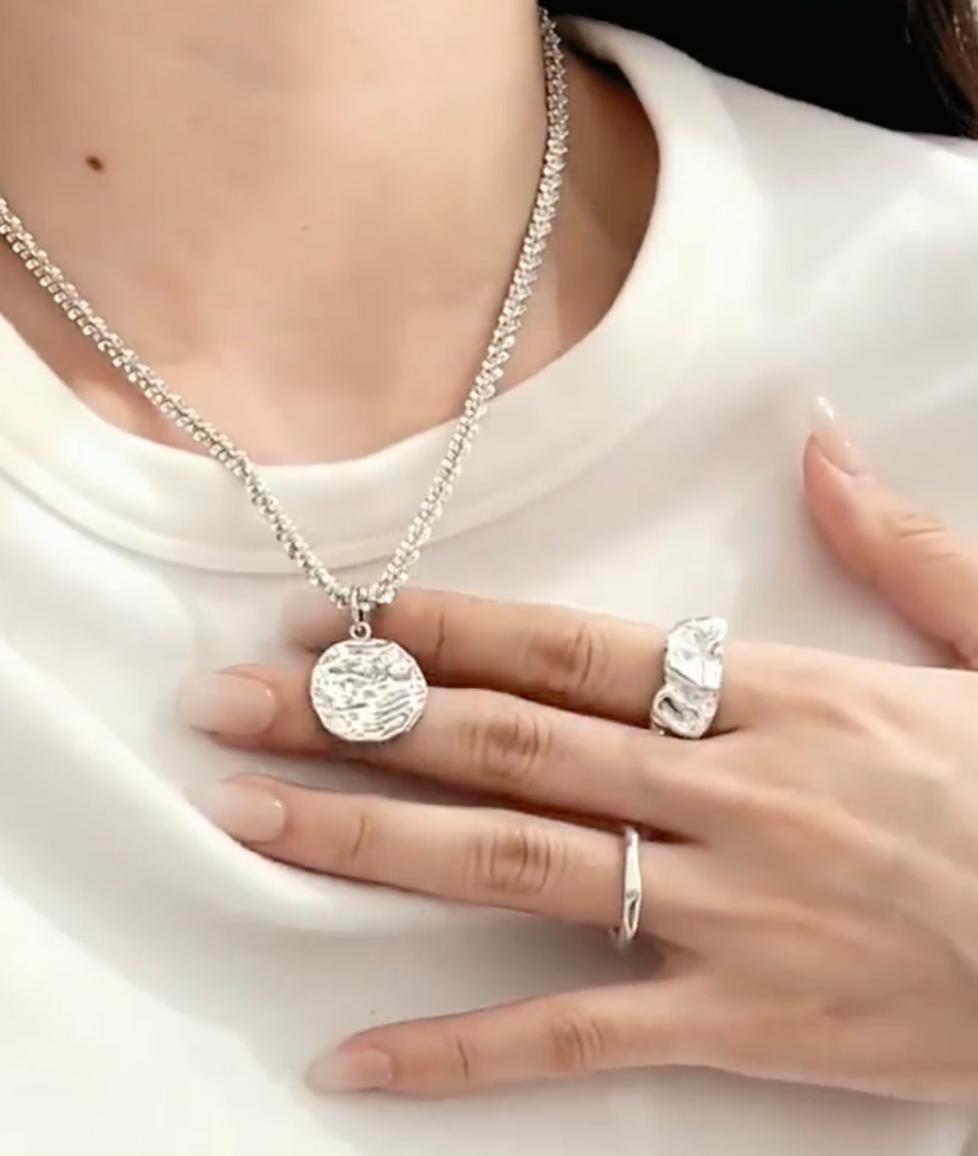 Irregular Texture Pendant Necklace