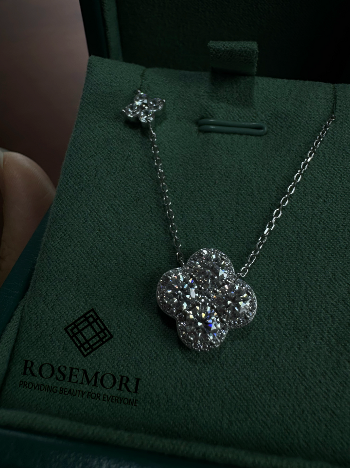 Lumière Clover Moissanite Necklace | S925 Sterling Silver
