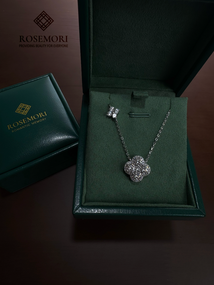 Lumière Clover Moissanite Necklace | S925 Sterling Silver