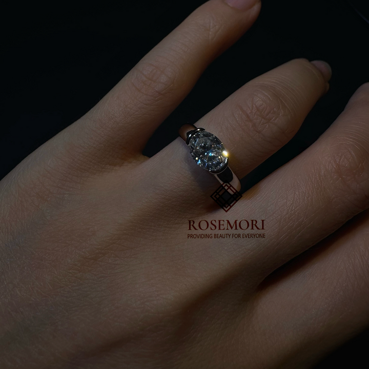 Oval Bezel Moissanite Ring — Minimalist Solitaire | S925 Sterling Silver