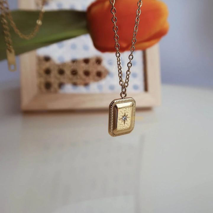 Vintage square necklace with diamonds