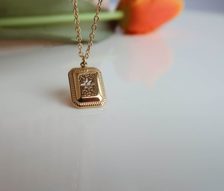 Vintage square necklace with diamonds