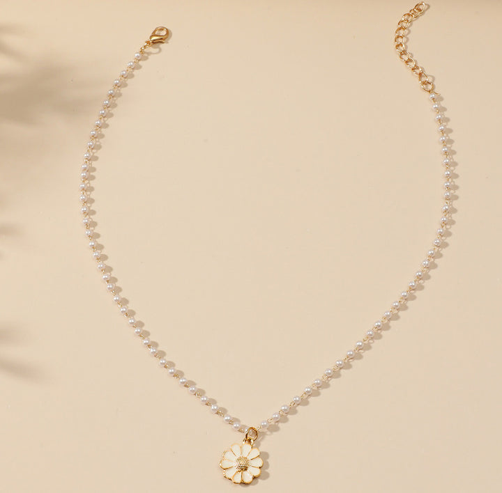 Daisy Pendant Pearl Necklace