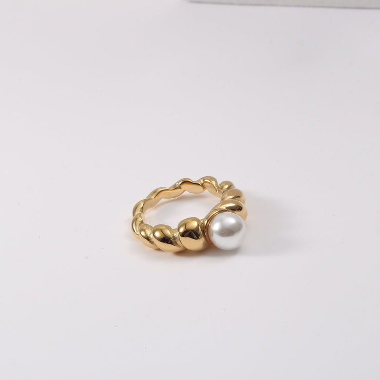Twisted Pearl Ring