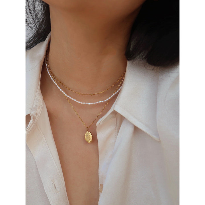 Rose Round Card Simple Necklace