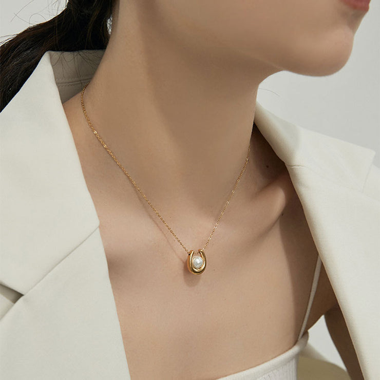 U-shaped Pearl Necklace