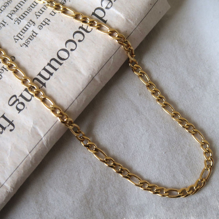 Simple Classic U-Shaped Choker