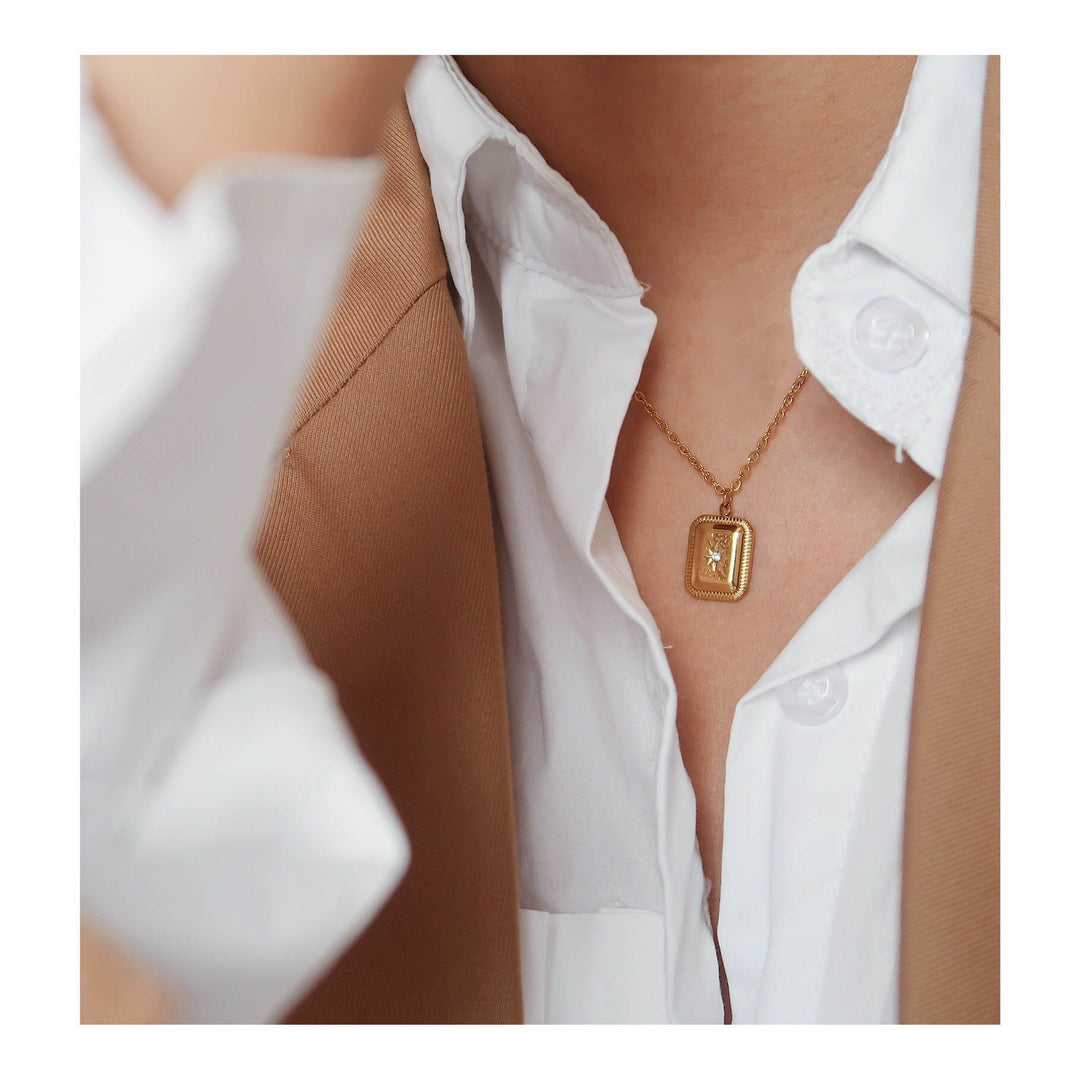 Vintage square necklace with diamonds