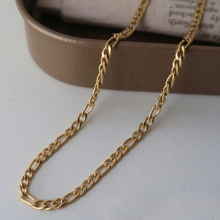 Simple Classic U-Shaped Choker
