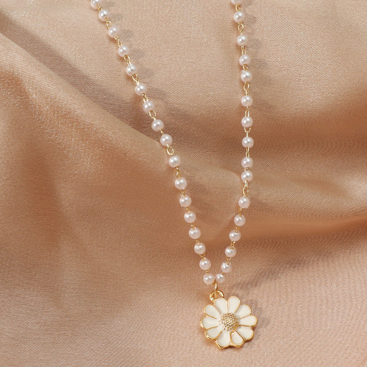 Daisy Pendant Pearl Necklace