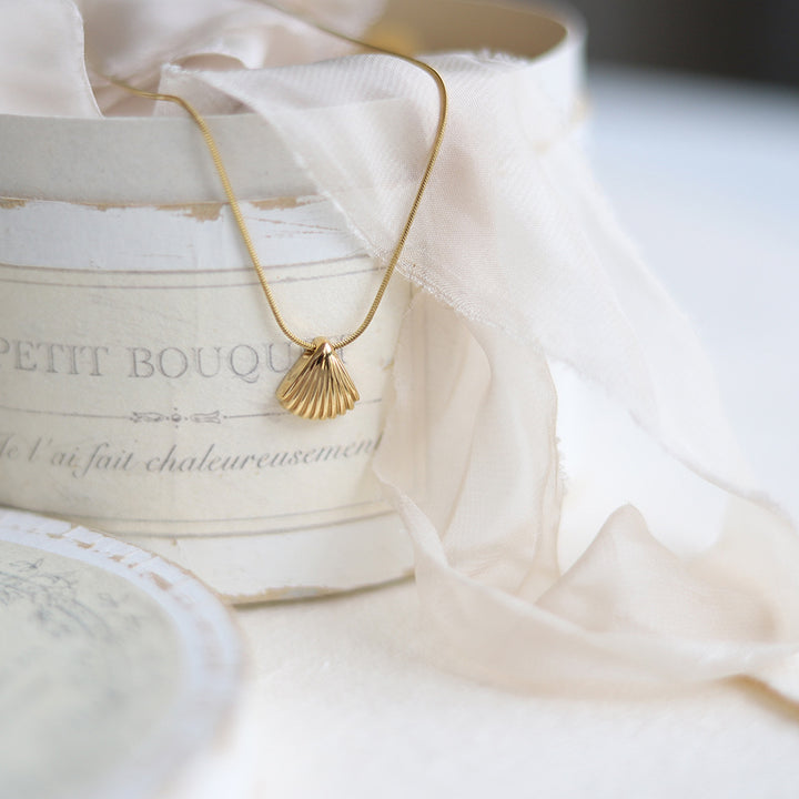 Scalloped Shell Necklace