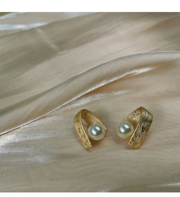 Metal Pearl Earrings