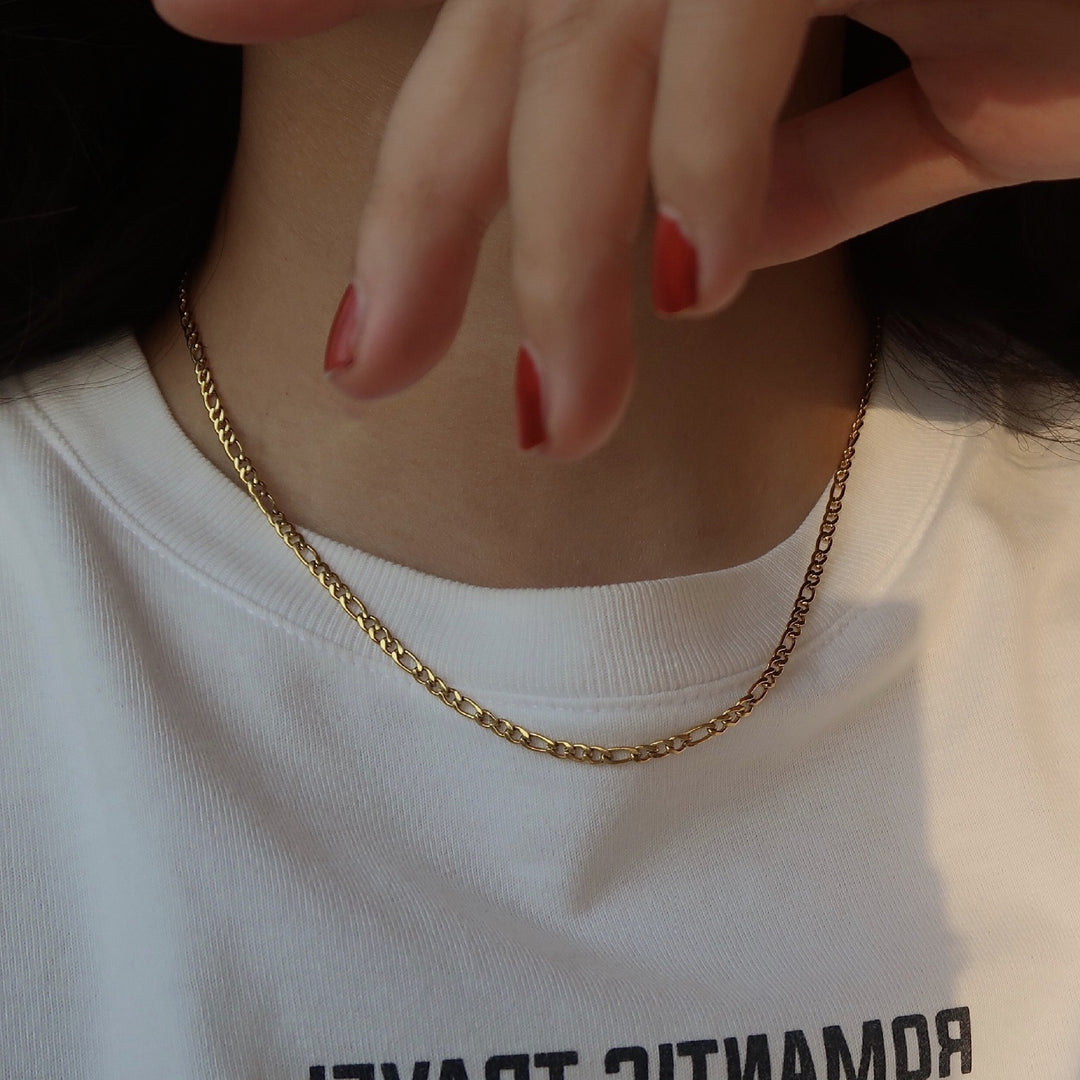 Simple Classic U-Shaped Choker