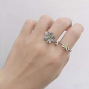 Elegant and chic daisy and bee silver ring