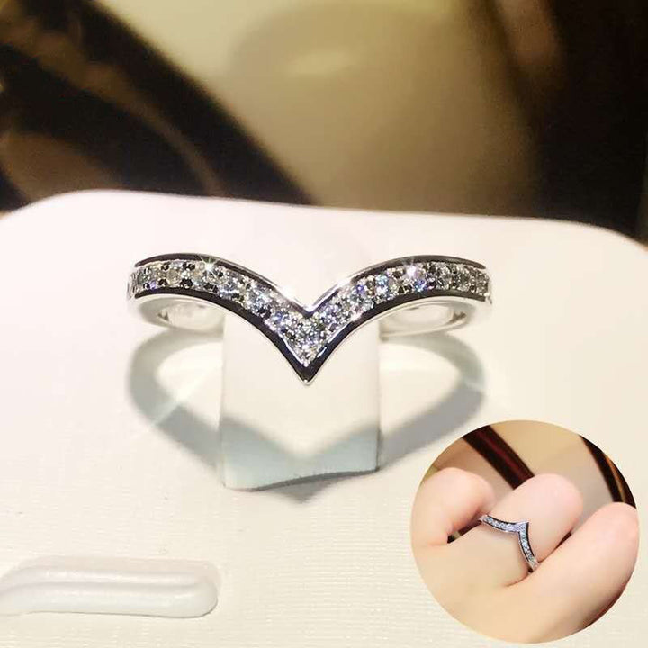 Wishbone Chevron Moissanite Stacking Ring