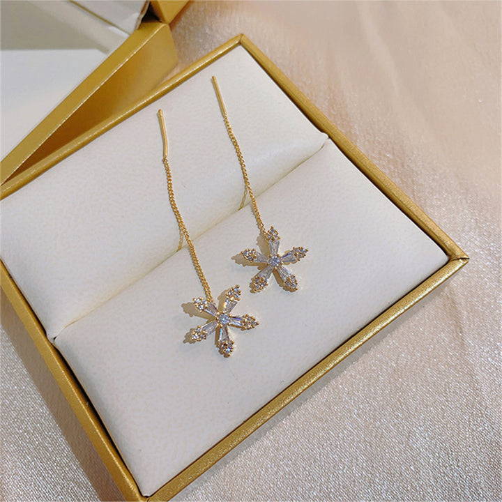 Shiny Diamond Flower Earrings